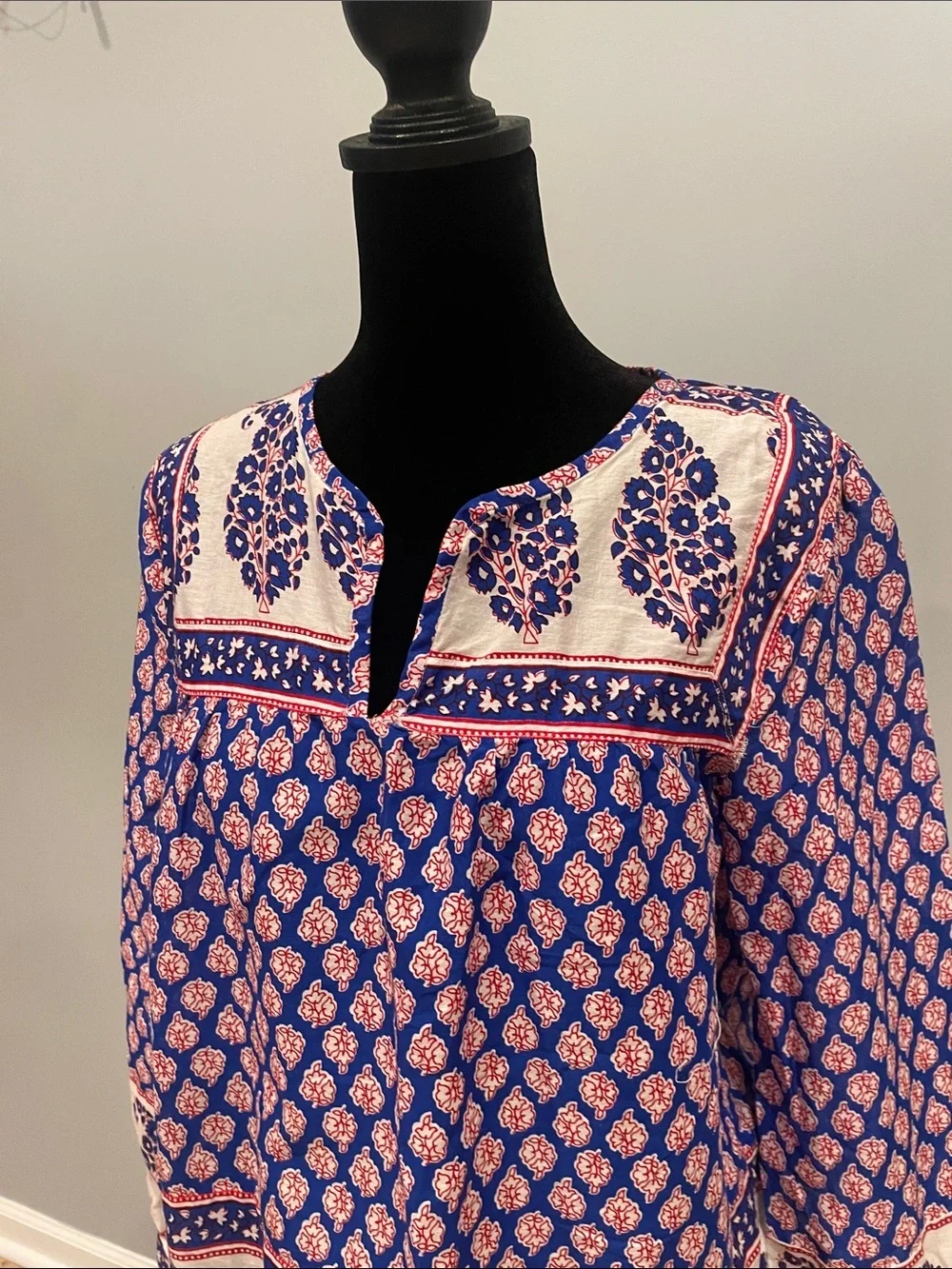 Printed Split-Neck blouse - Blue- red j. Crew size 6 like new